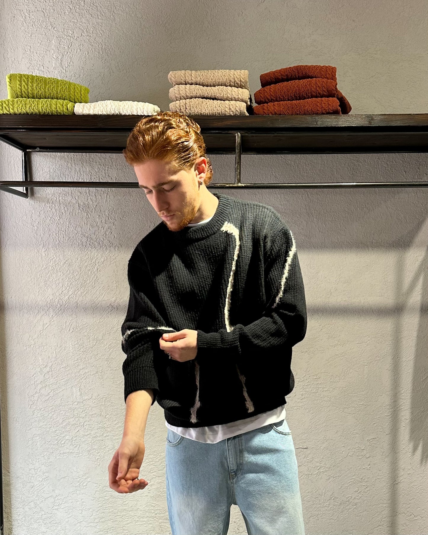 MAGLIONE OVER NERO