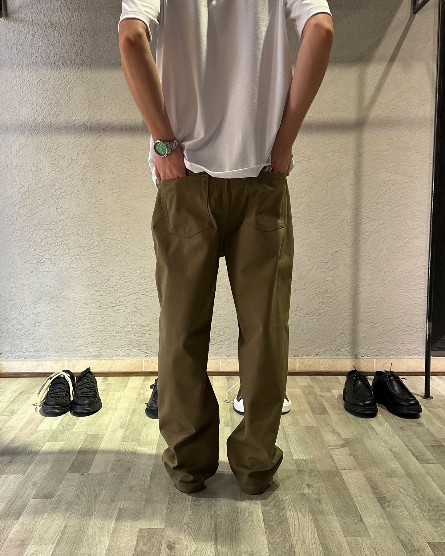 Pantalone Wide Fit – KAKI