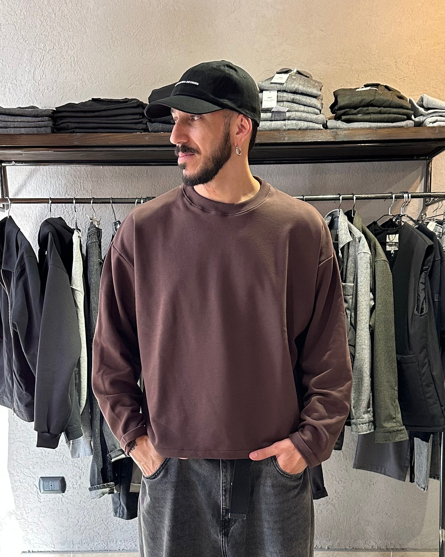 FELPA CROP - MARRONE