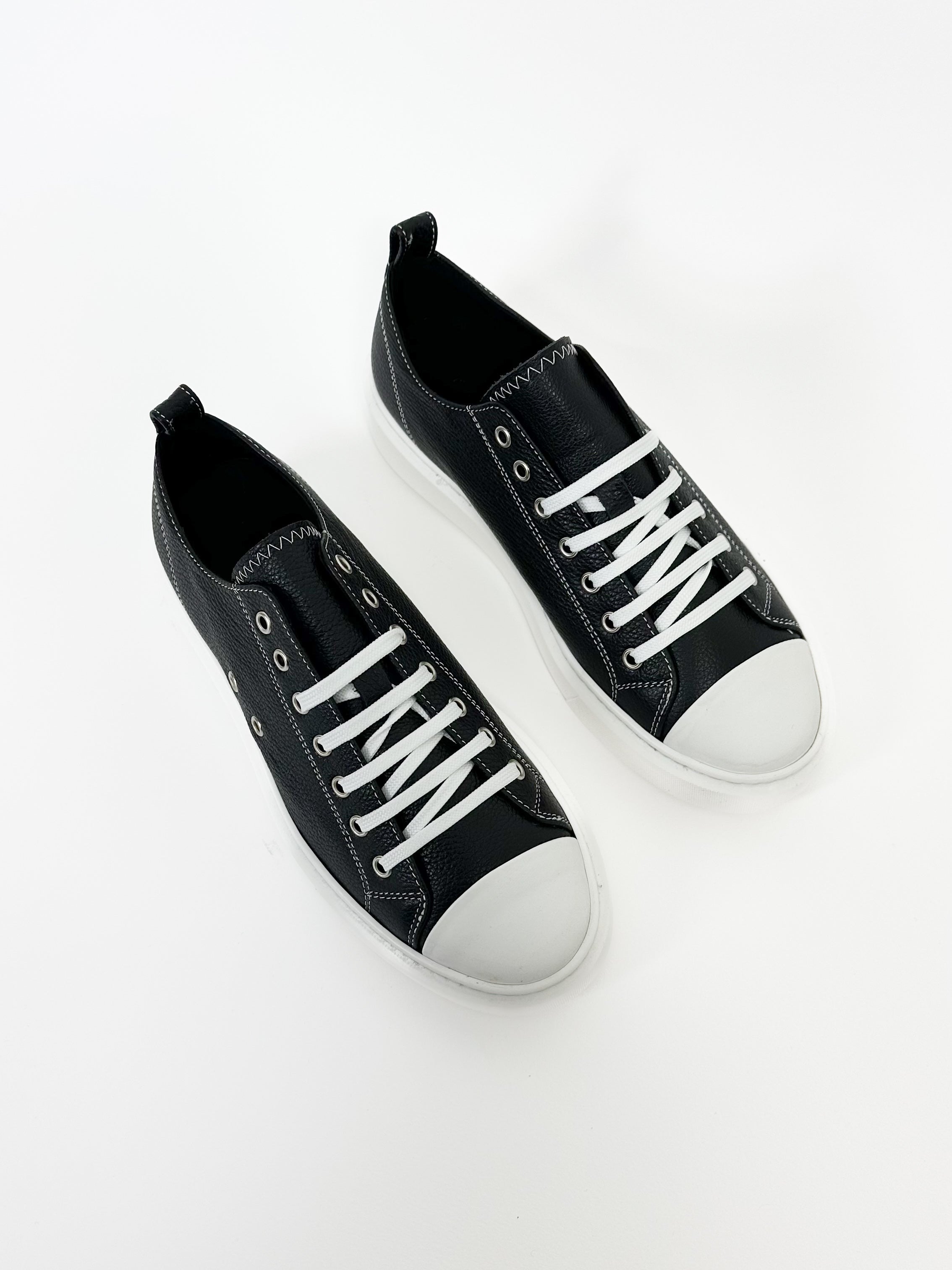 SNEAKERS HIGH QUALITY