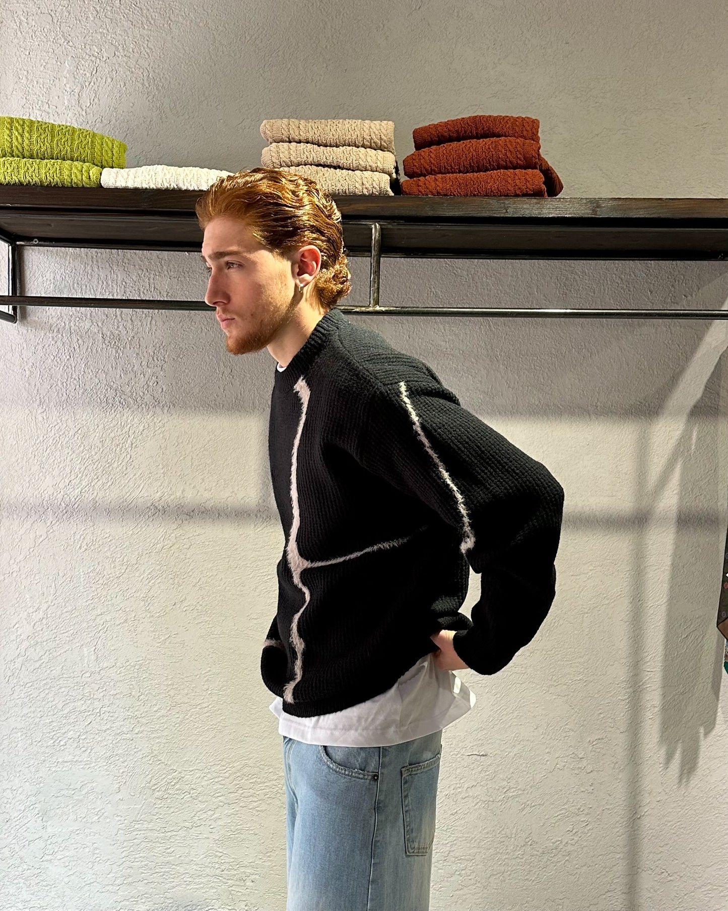 MAGLIONE OVER NERO